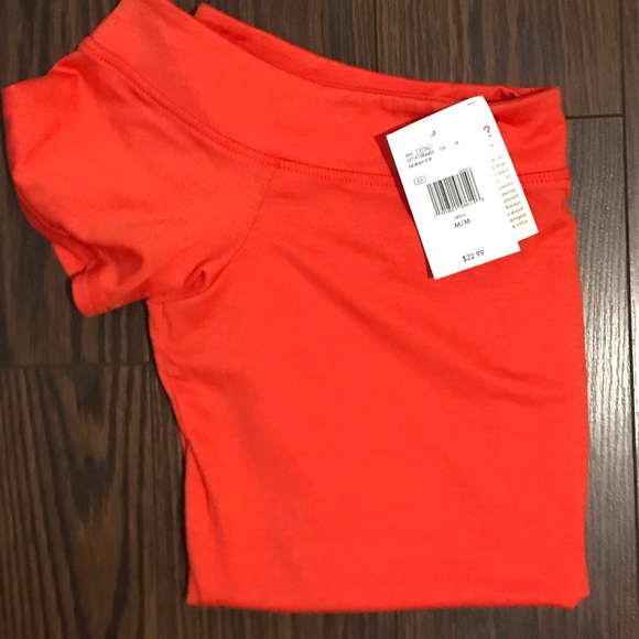 🍊 Brand New - Guess Off the shoulder Top - Picture 4 of 4